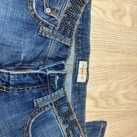 Frankie B Jeans Make Love Not War. - Picture 3 of 9